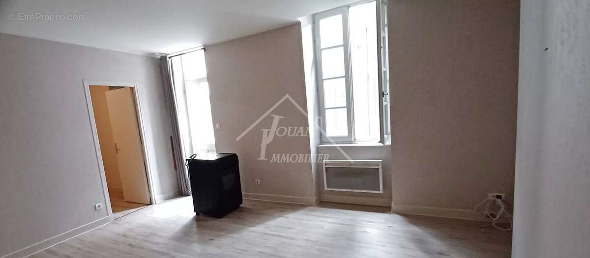 Appartement à BOURBON-L'ARCHAMBAULT