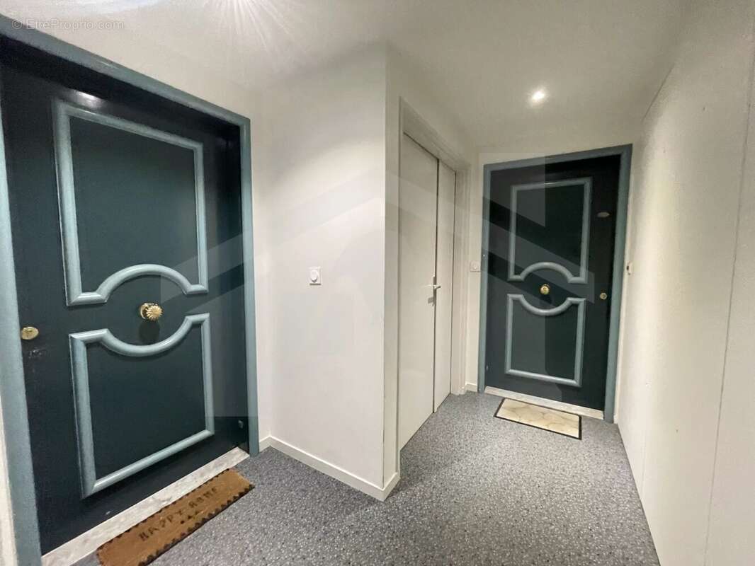 Appartement à MEYLAN