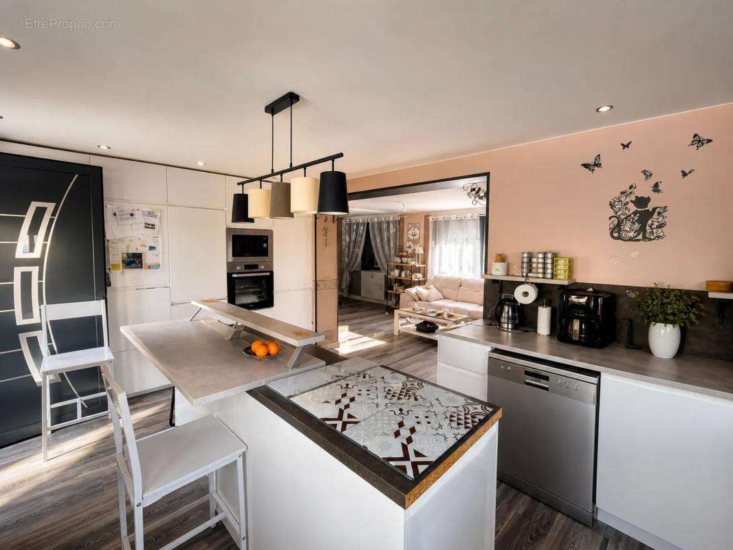 Maison de 6 pièces de 120 m² à Champagnole - photo 5
