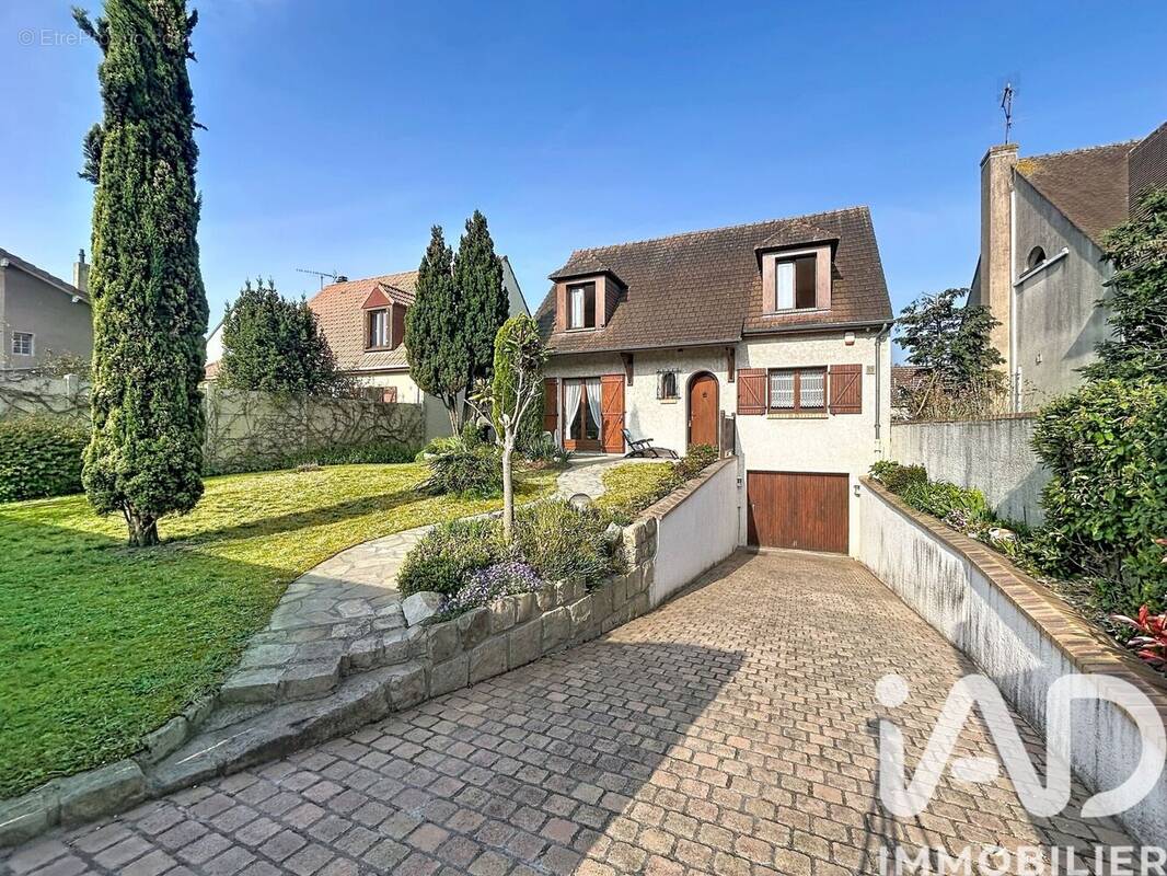 Photo 1 - Maison à MONTIGNY-LES-CORMEILLES