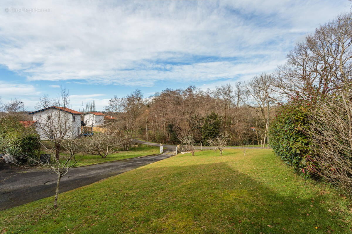 Terrain à VILLEFRANQUE