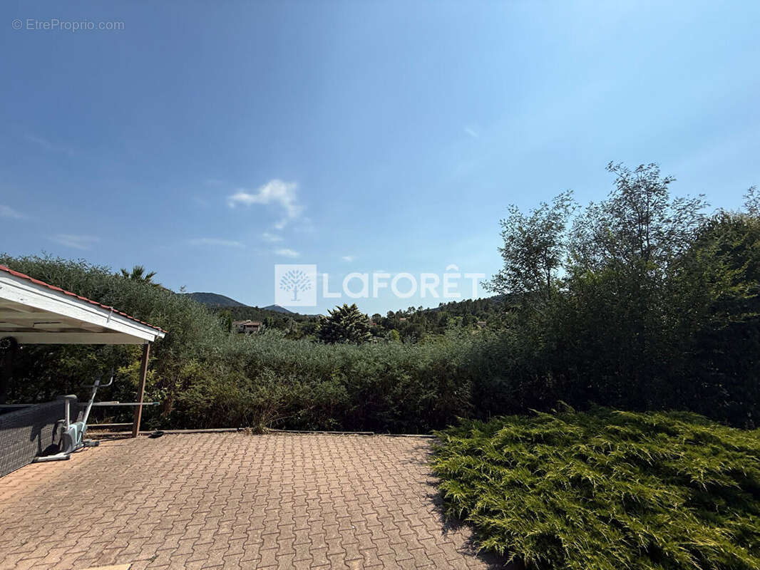 Maison à MONTAUROUX