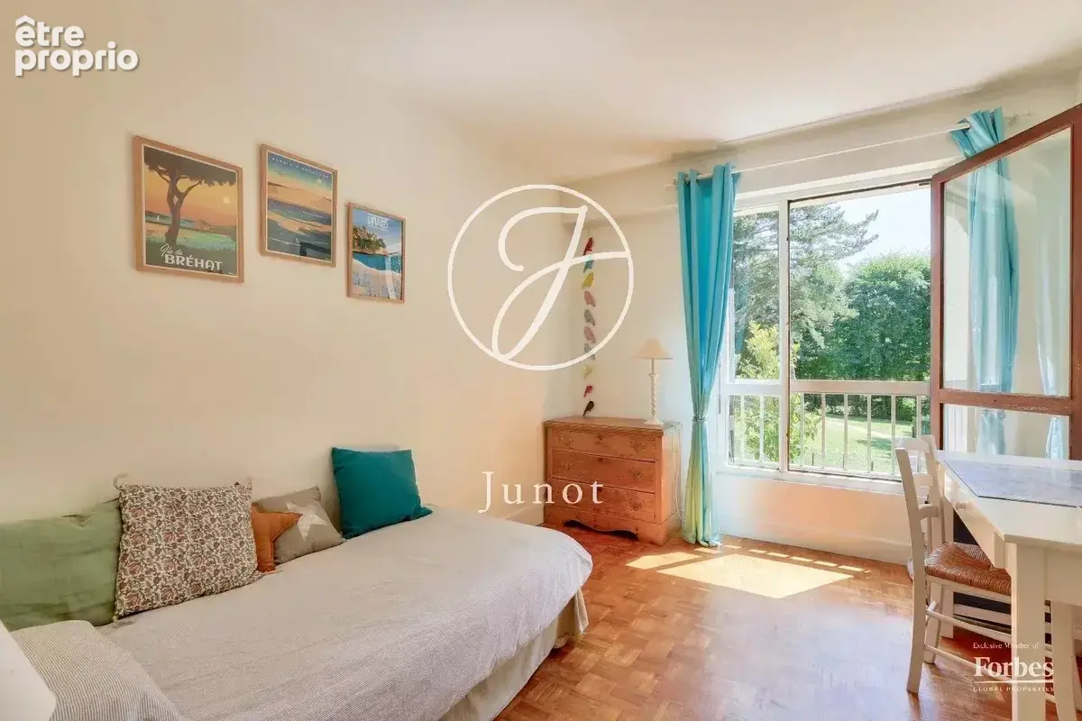 Versailles - PLACE LABOULAYE -  Appartement - 5 chambres -120 m². - photo 6