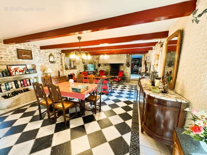 Maison à PLOUNEOUR-TREZ