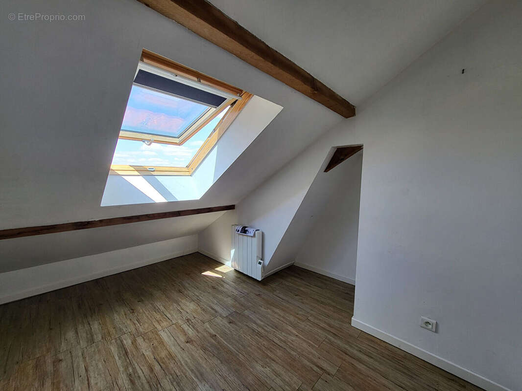 Maison à GUIGNES