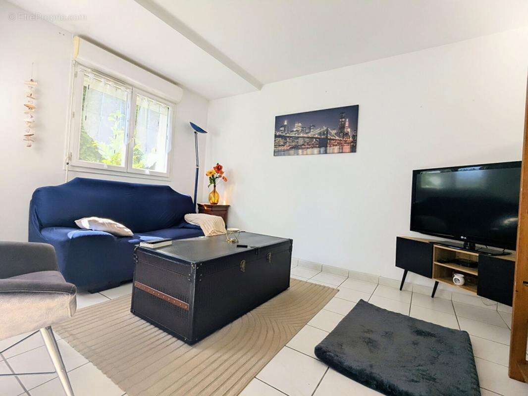 Maison à SAINT-QUENTIN-DE-BARON