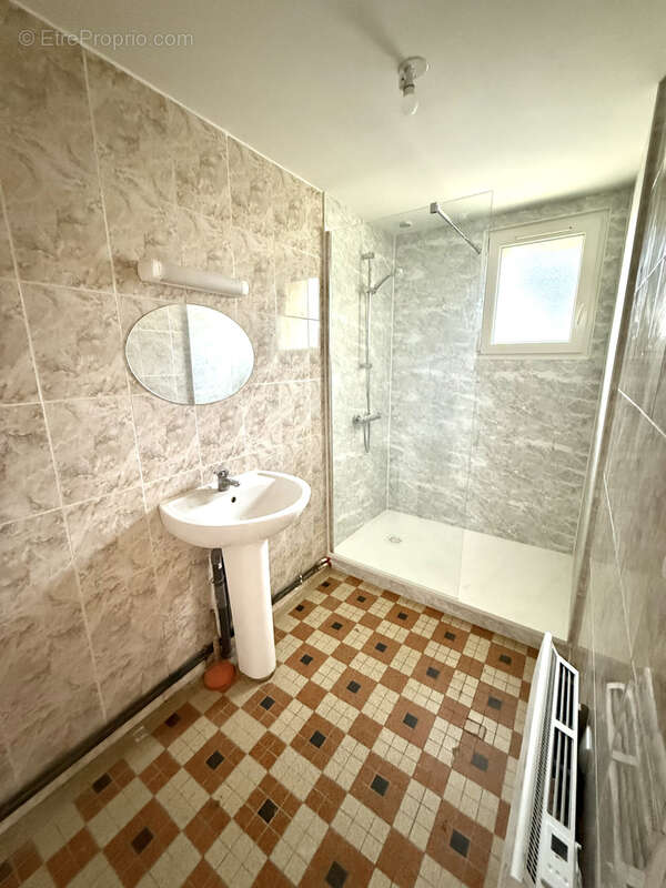 Maison à LA CHAPELLE-GLAIN