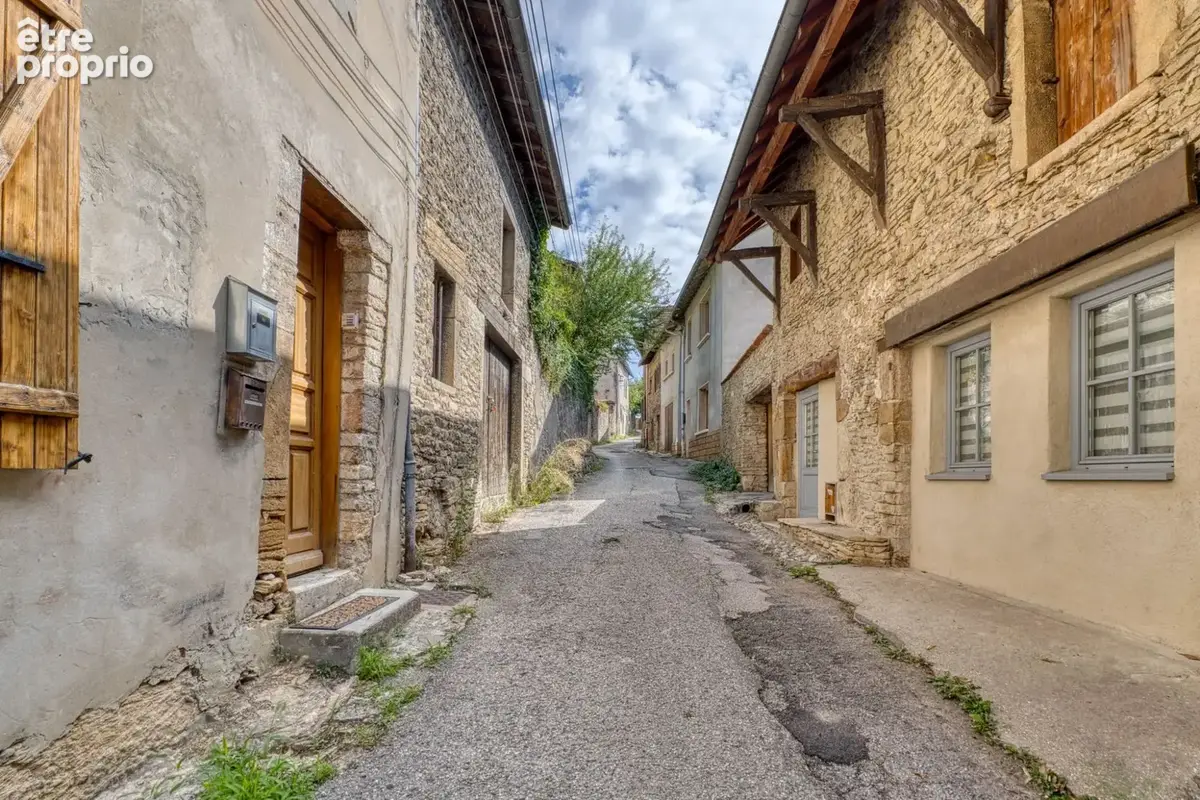 Maison 4 pièces 125 m² à vendre à Cremieu (38460) - photo 2