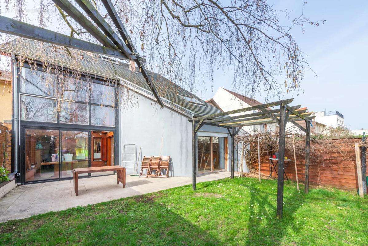 Maison à LIVRY-GARGAN