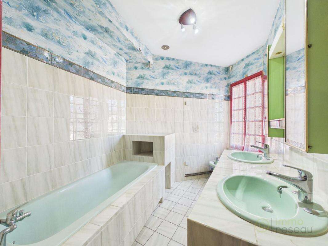 Maison 232 m² à Boisredon  - photo 7