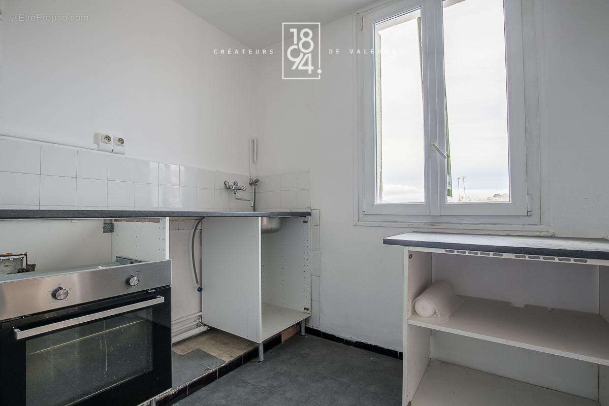 Appartement à MARSEILLE-6E