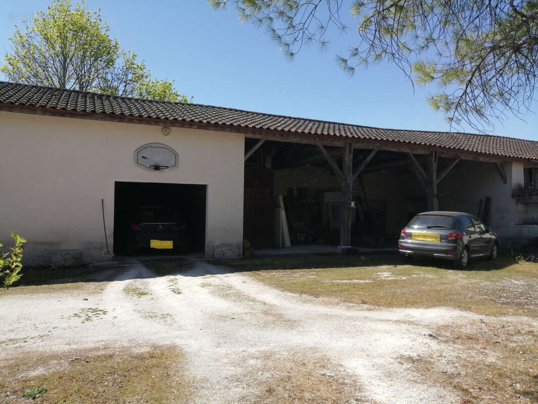 Maison à NABINAUD