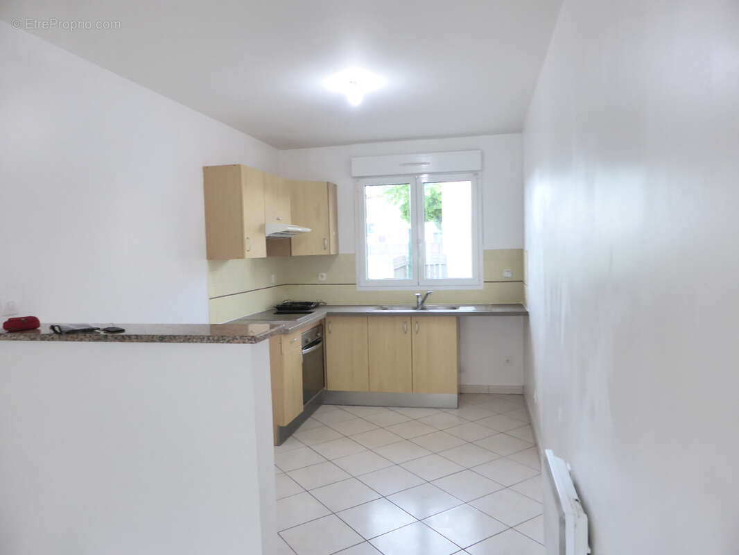 Appartement à COURSON-MONTELOUP