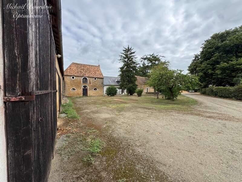 Maison à AVOISE