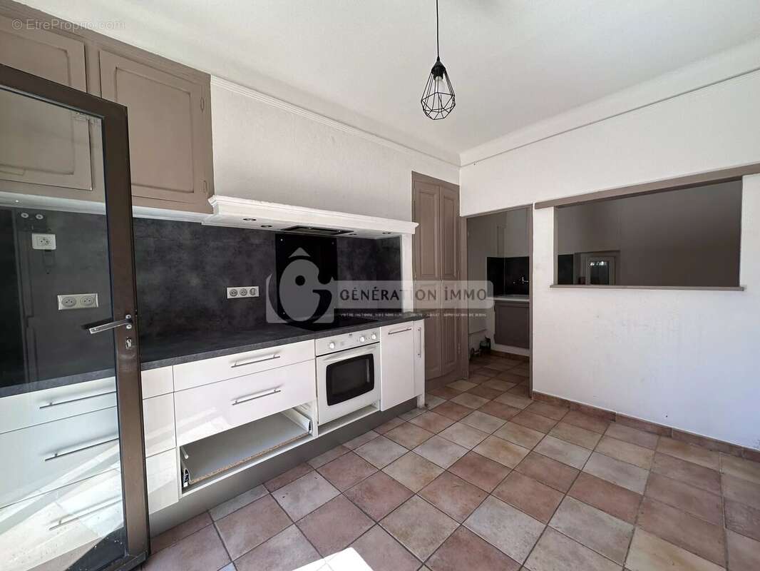 Appartement à FONTVIEILLE