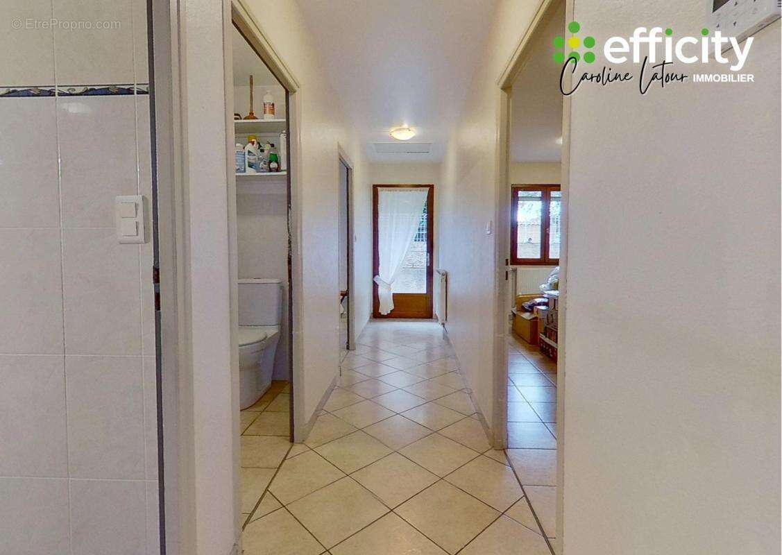 Maison 79 m² à Saint-Etienne-Le-Molard  - photo 8