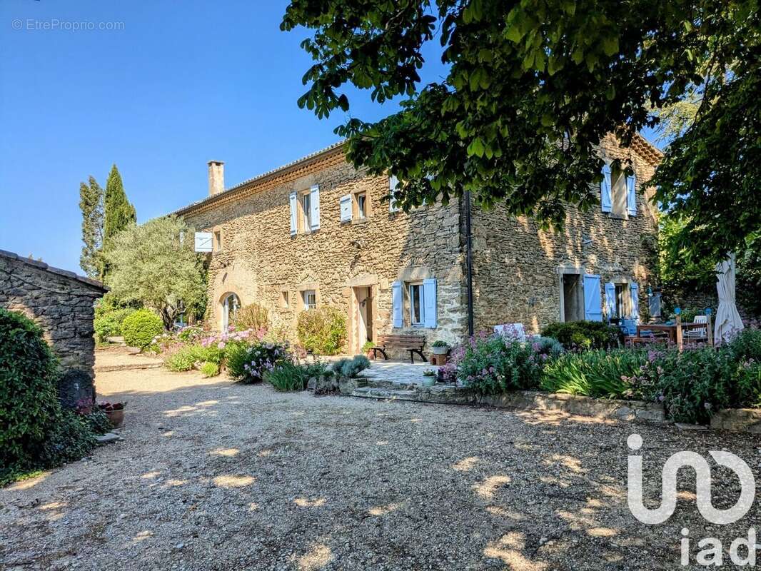 Maison 330 m² à Chabrillan  - photo 2