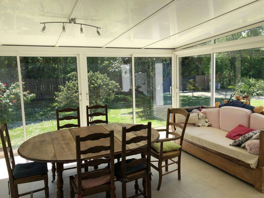 Maison à SAINT-LAURENT-DE-LA-PREE