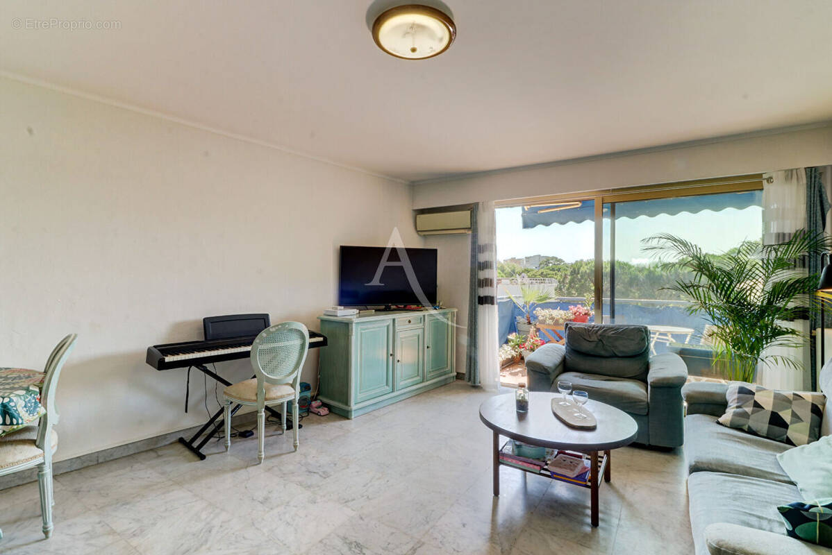 Appartement à MANDELIEU-LA-NAPOULE