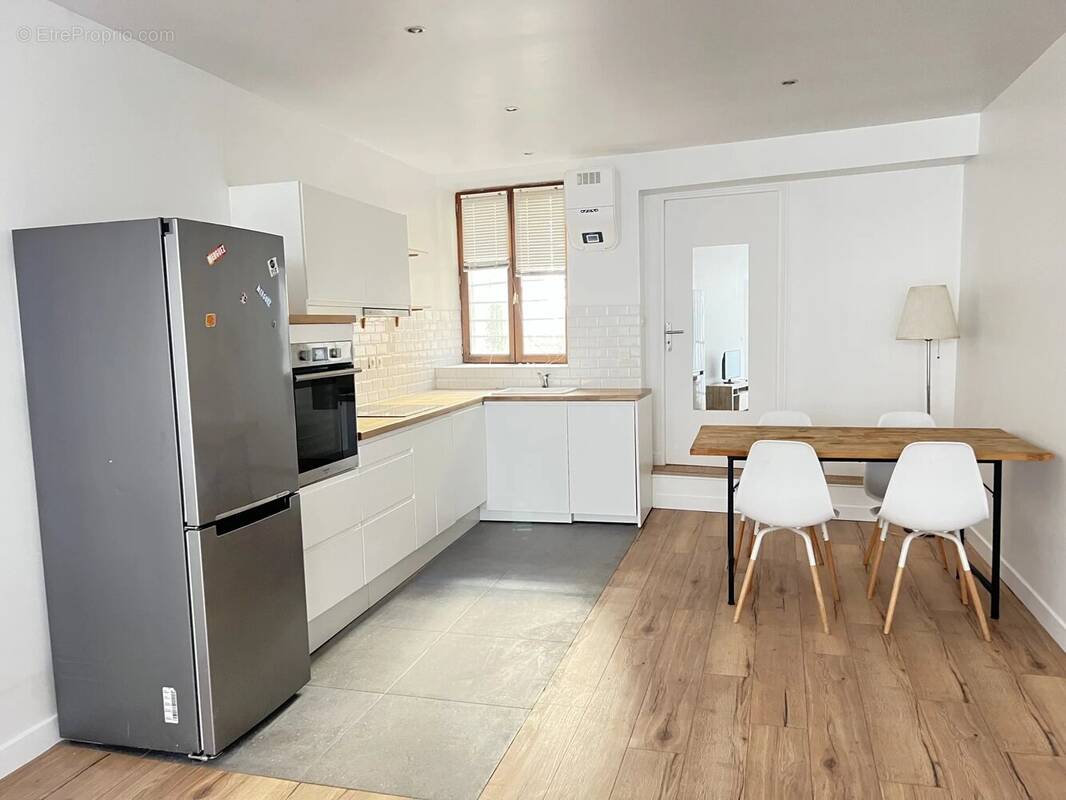 Appartement à PARIS-20E