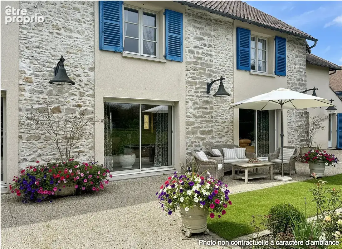 Propriété de caractère avec dépendances   terrain 9 000 m2 - photo 2
