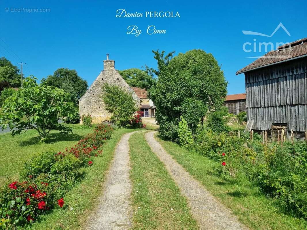 Propriété de caractère avec 5 suites, grange et hangar au cœur du Périgord Noir - photo 3