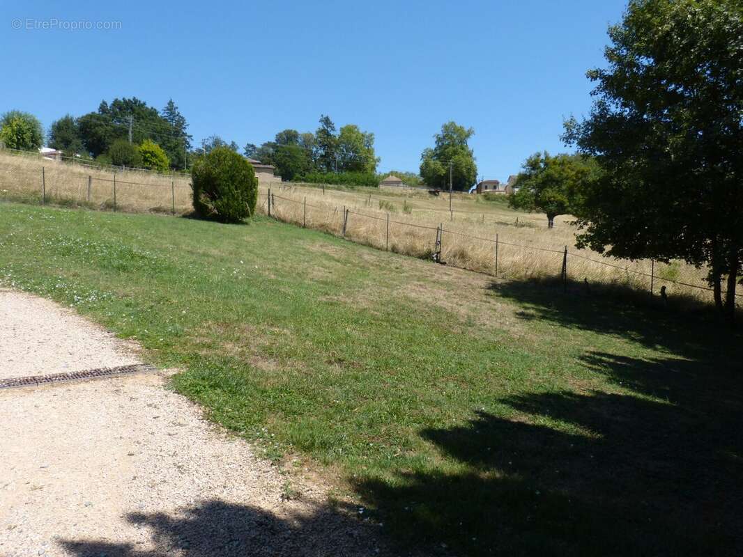 Maison 128 m² à Guereins  - photo 4