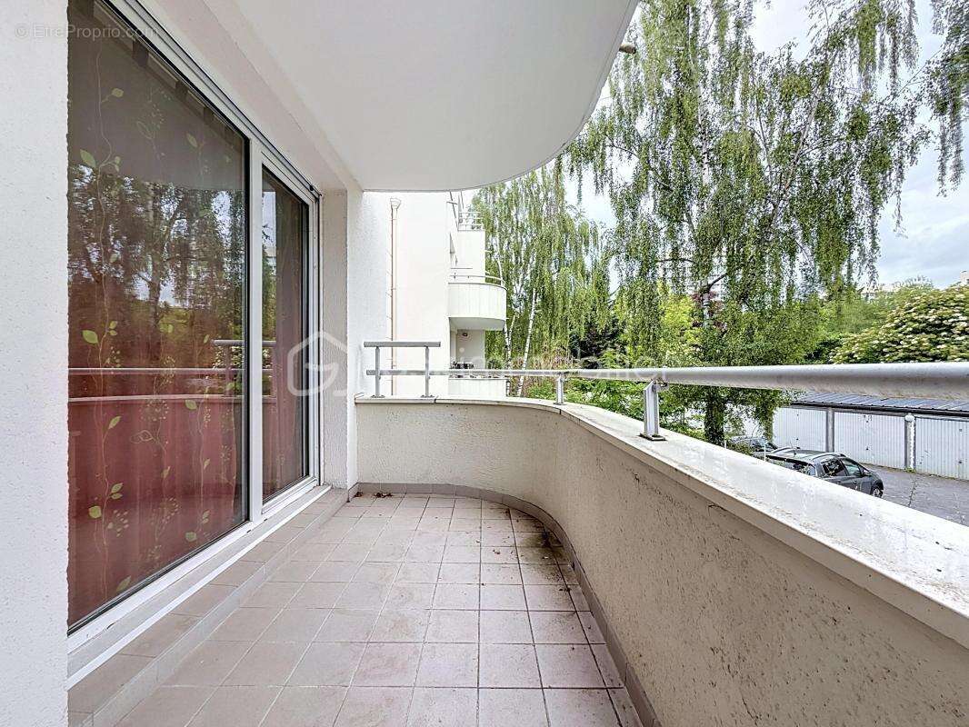 Appartement à LE BLANC-MESNIL
