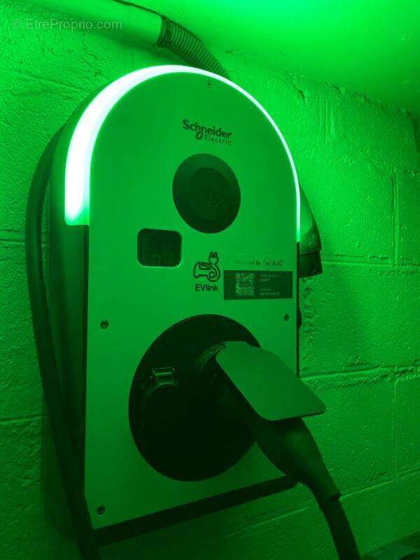 Parking à PARIS-11E