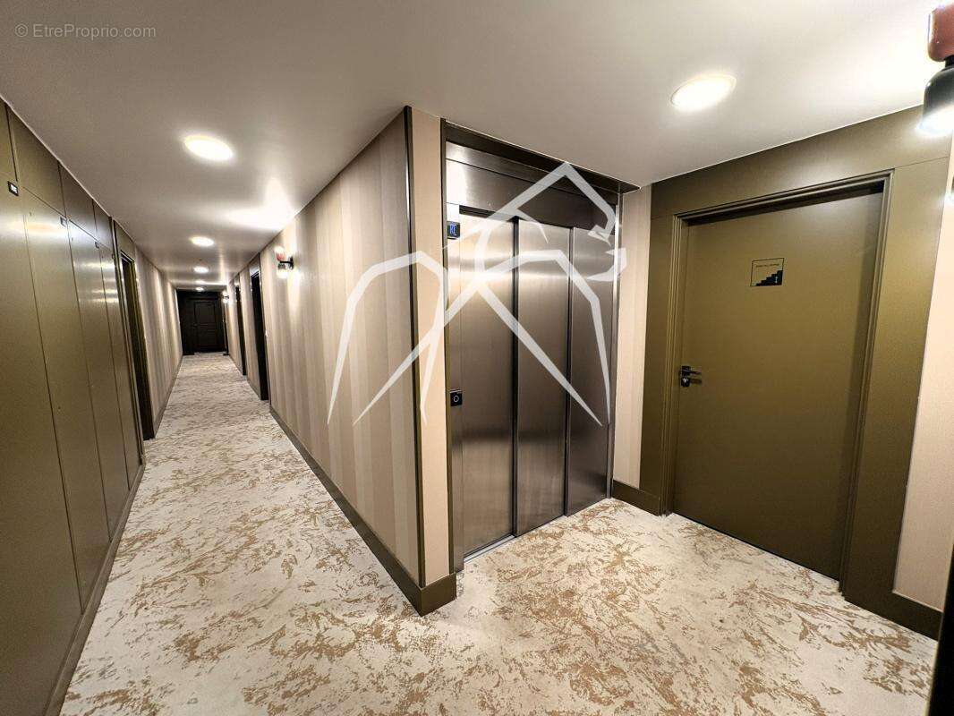 Appartement à MONT-SAINT-AIGNAN