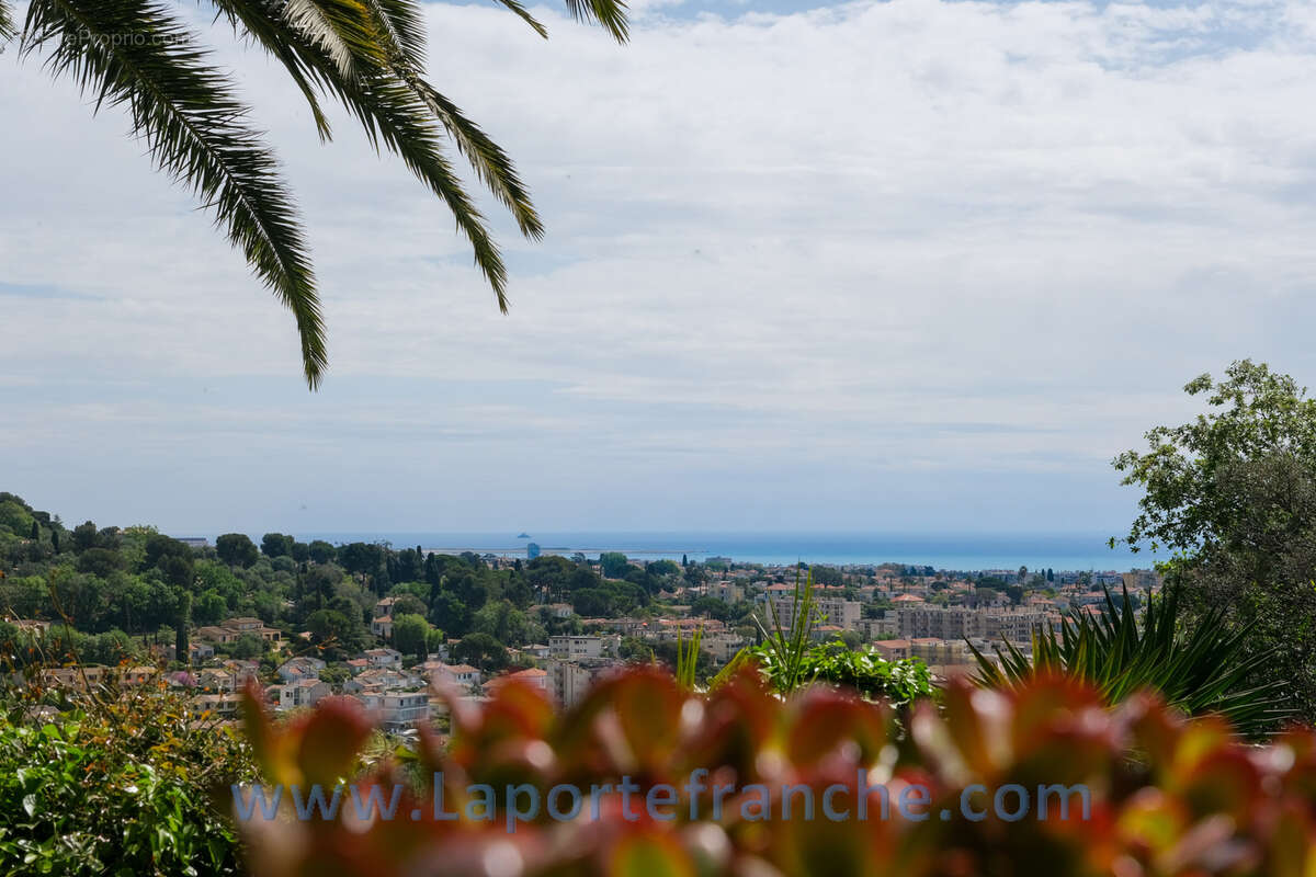 Maison à CAGNES-SUR-MER