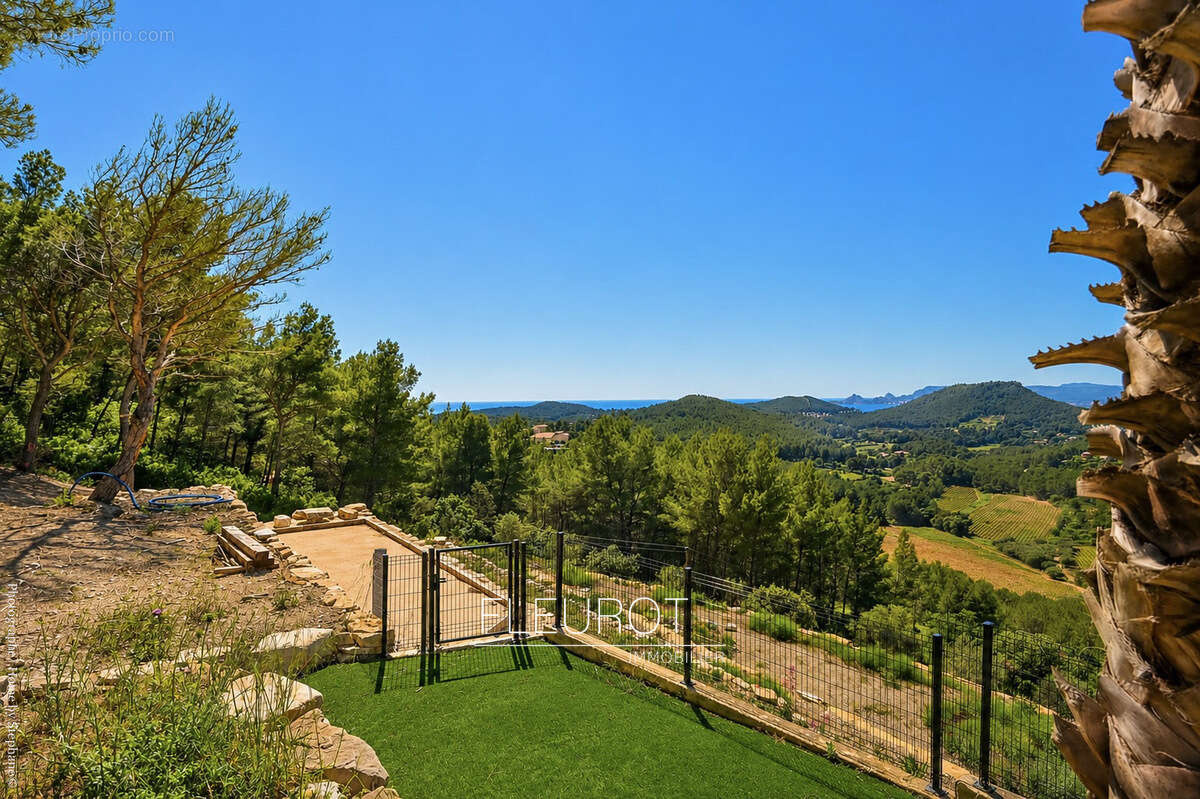Maison à LA CADIERE-D'AZUR