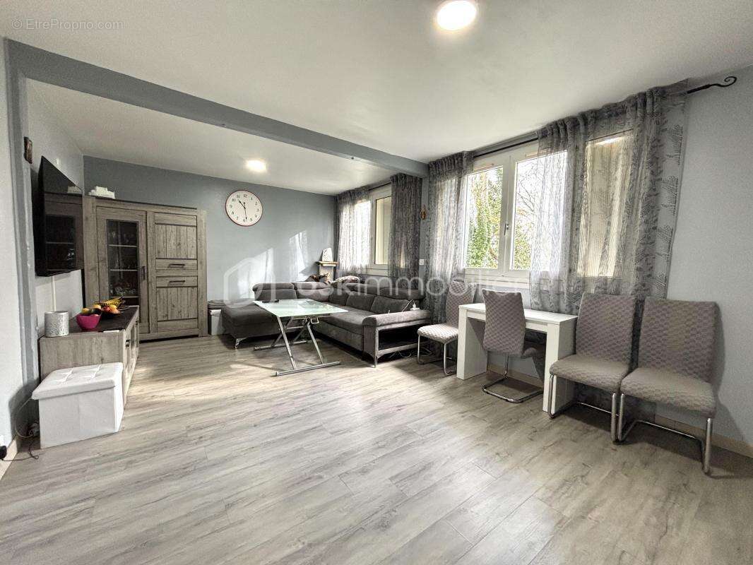 Appartement à SAINT-GERMAIN-LES-ARPAJON