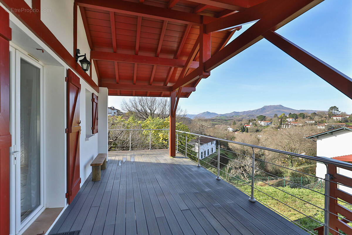 Maison à SAINT-PEE-SUR-NIVELLE