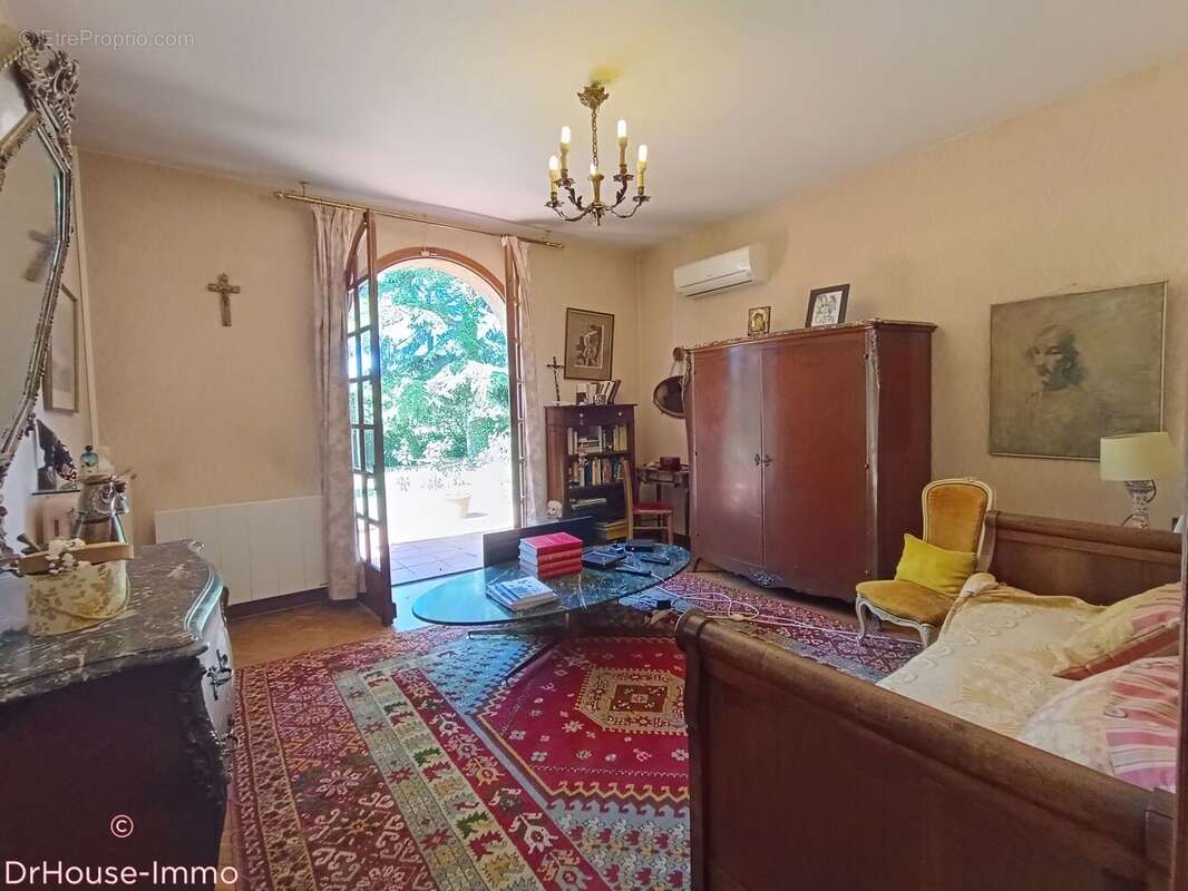 Maison 194 m² à Villeneuve-Tolosane  - photo 8