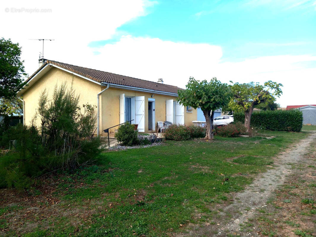 Maison à COUTRAS