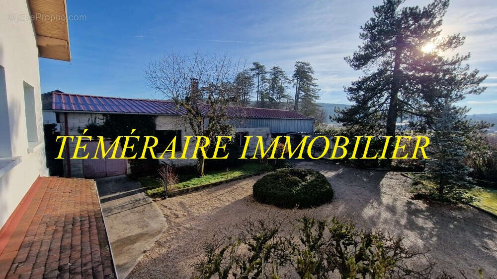 Maison à CHAMPAGNOLE