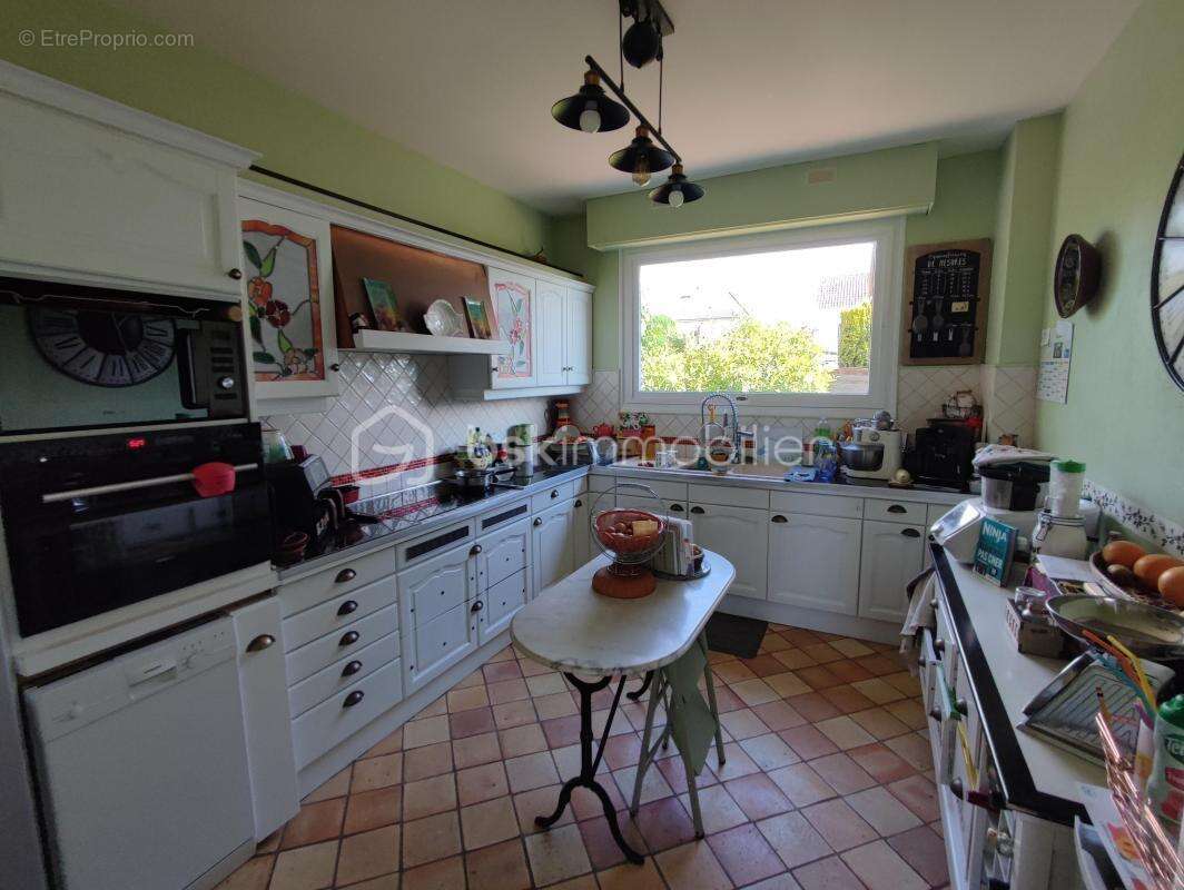 Pavillon sur sous-sol total de 234 m² sur 880 m² de jardin - photo 6