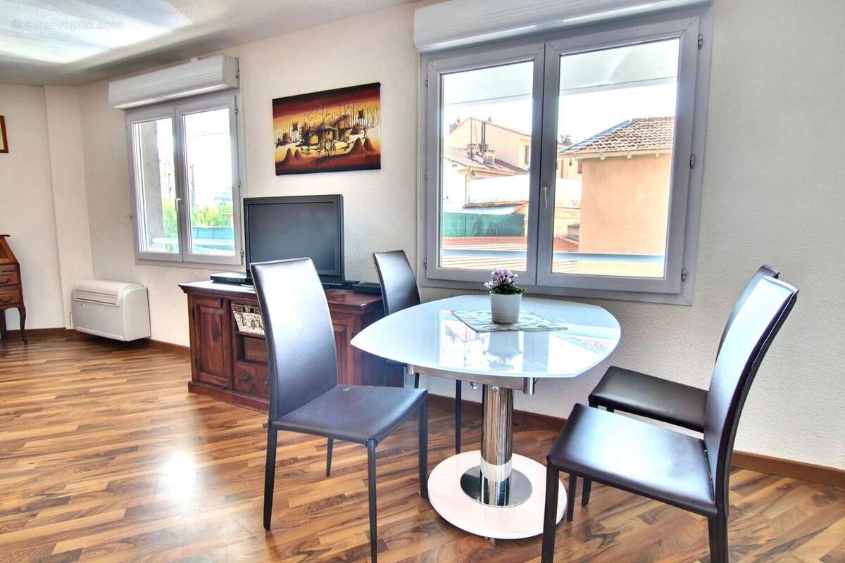 Appartement à ROQUEBRUNE-CAP-MARTIN