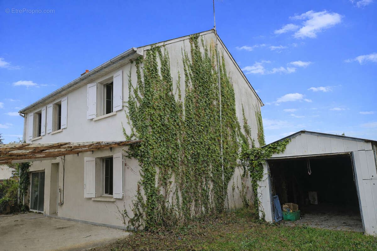 Maison à LA CHAPELLE-SUR-LOIRE