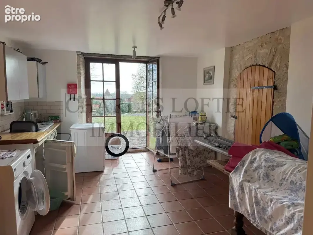 Maison de village spacieuse en pierre, grange et piscine dans jardin clos. - photo 13