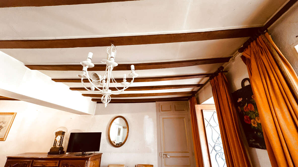 Maison de campagne situé à ASQUINS spacieuse au prix de 208  650 €. - photo 9