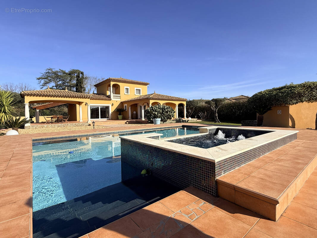 Maison à NISSAN-LEZ-ENSERUNE