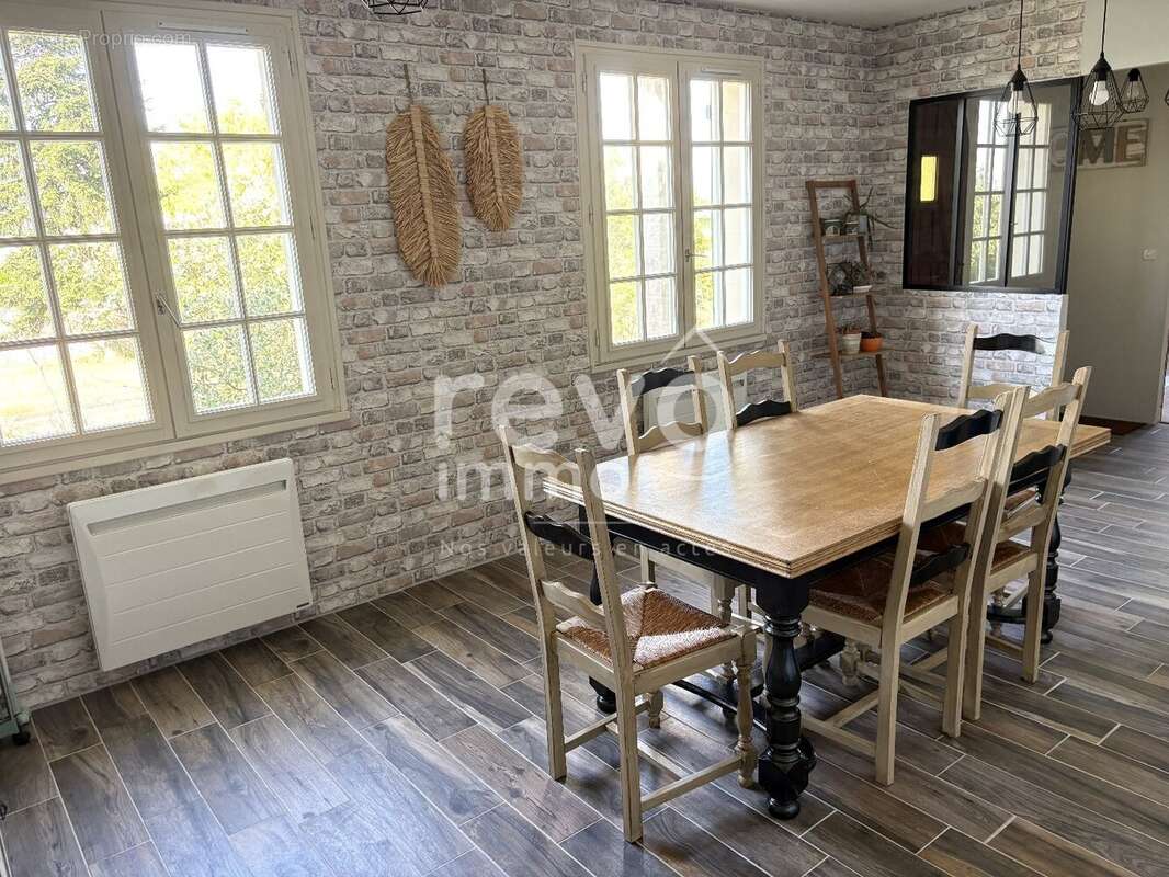 Maison à BEAULIEU-SUR-LAYON