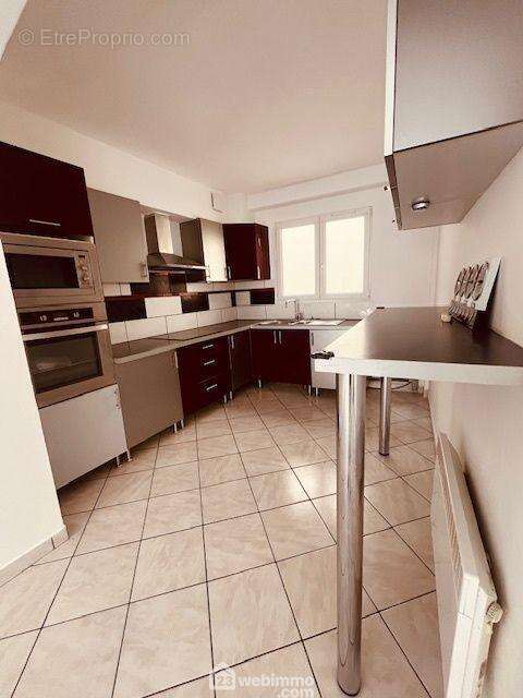 Maison à SAINT-LAURENT-DE-LA-SALANQUE