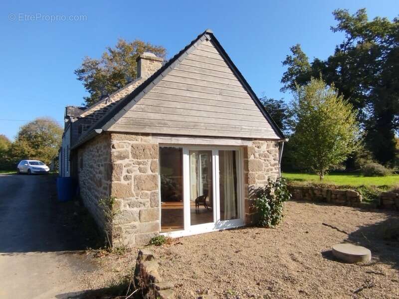 Maison à MELLIONNEC