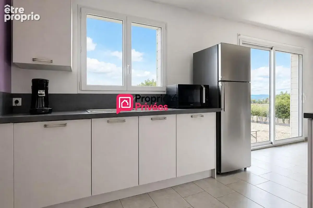 Maison T5 à vendre avec vue Puy de Dôme terrain 873m² Chapdes Beaufort 63230 - photo 5