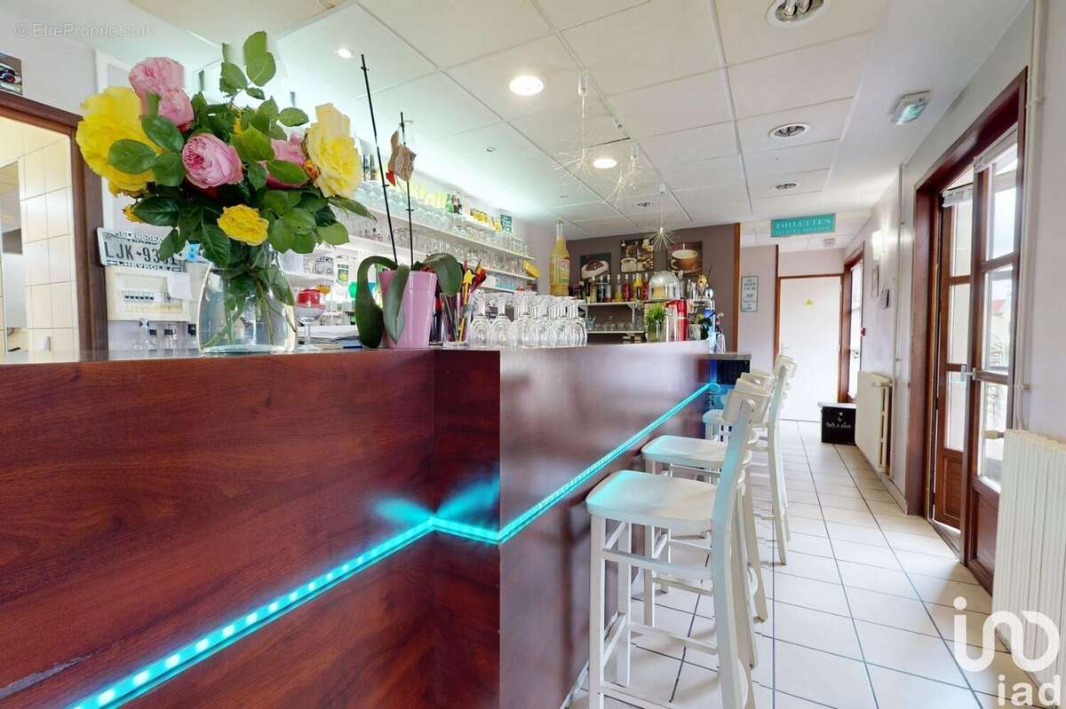 Photo 9 - Commerce à MOUREUILLE