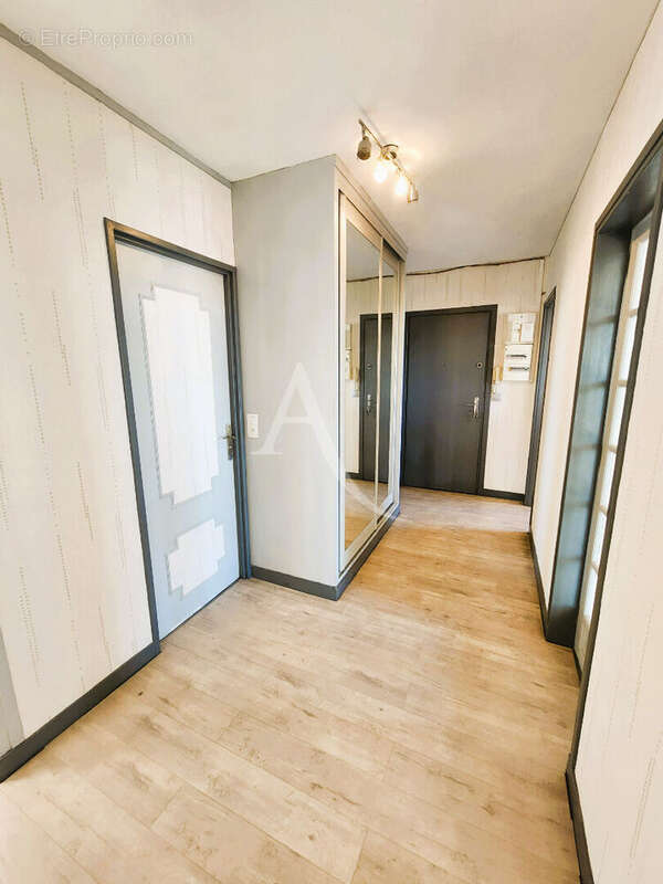 Appartement à FRESNES