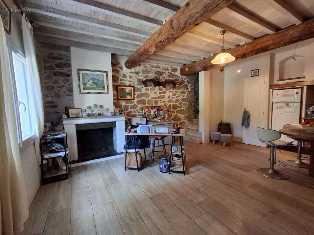 Maison à BELVIANES-ET-CAVIRAC